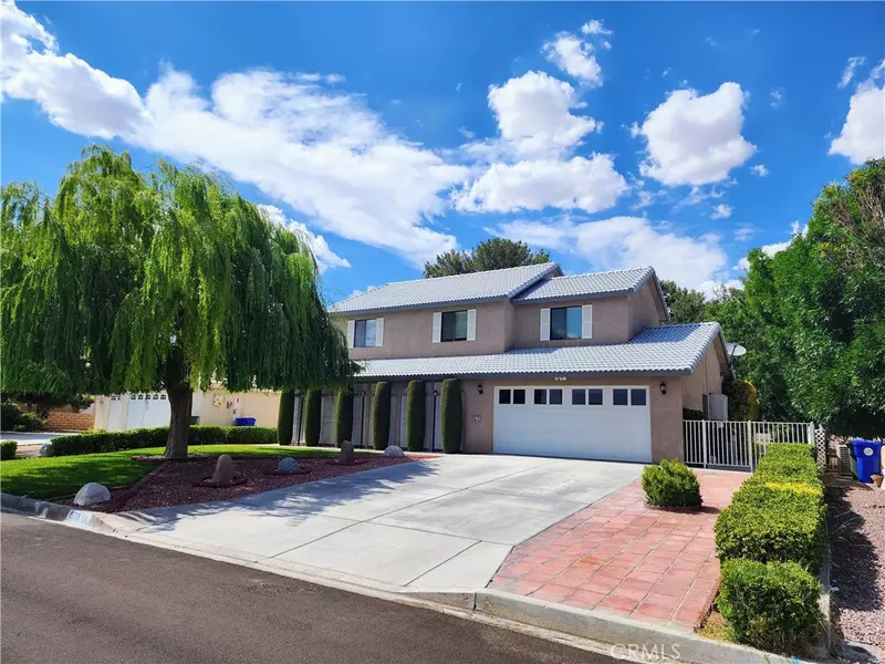 15178 Orchard Hill LN, Helendale, CA 92342