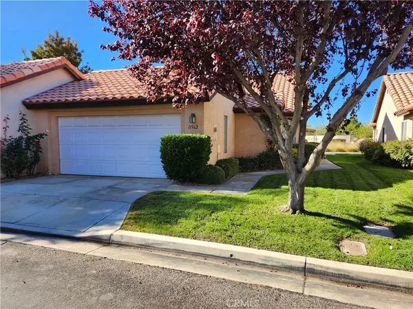 11562 Oak ST, Apple Valley, CA 92308