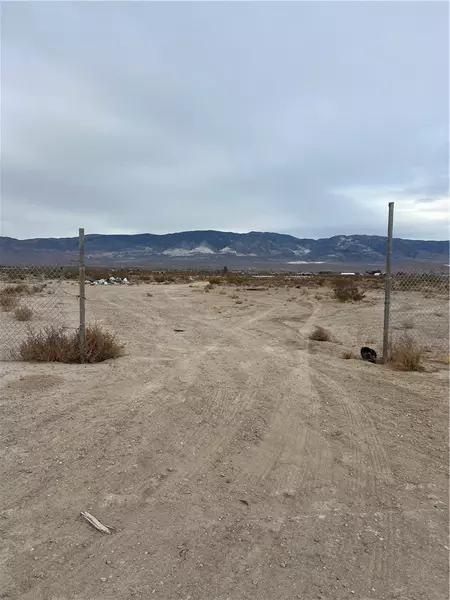 7 Rodeo RD, Lucerne Valley, CA 92356