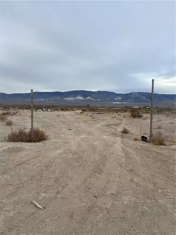 7 Rodeo RD, Lucerne Valley, CA 92356