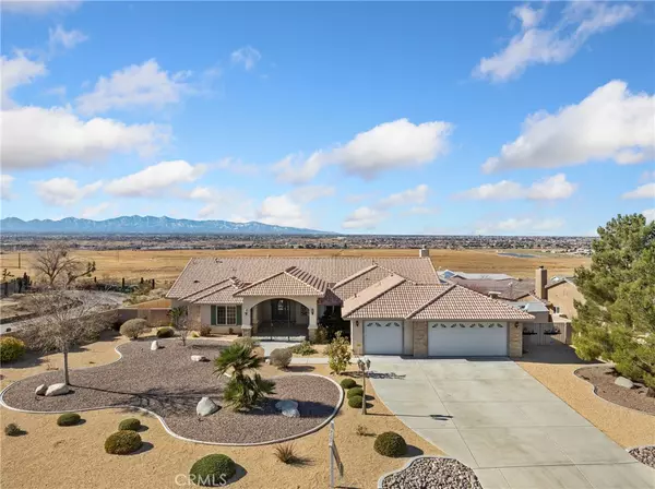 12538 Overlook RD, Apple Valley, CA 92308