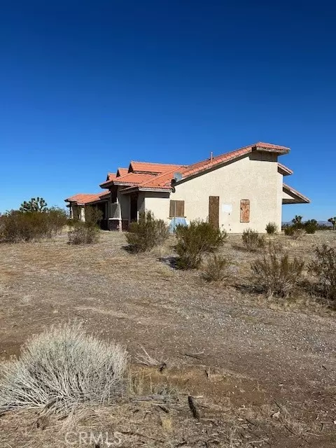 Phelan, CA 92371,6502 La Mesa RD