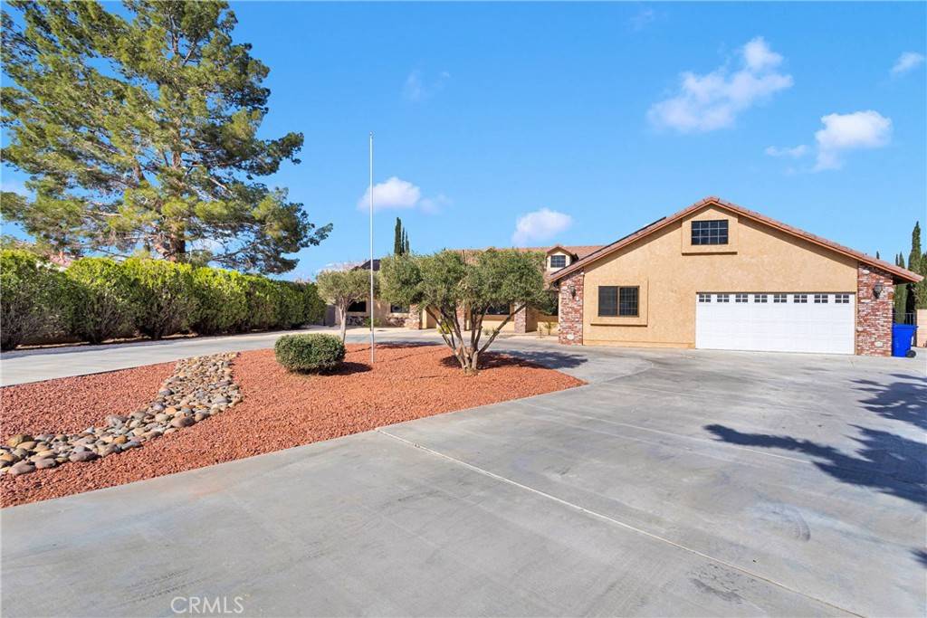 Apple Valley, CA 92308,13420 Waco DR