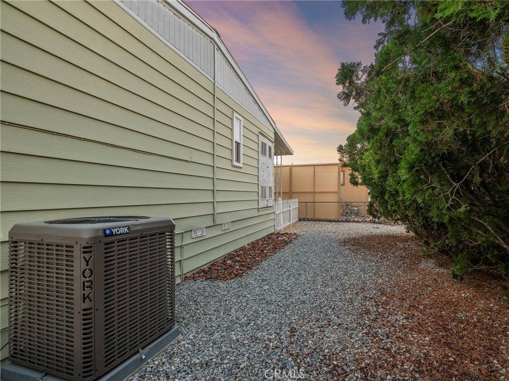 Victorville, CA 92395,13393 Mariposa RD #112