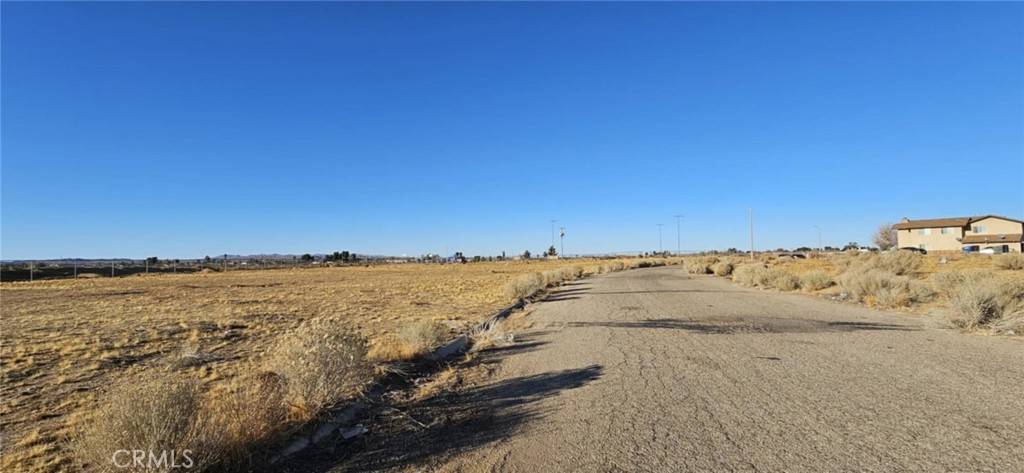 800 Mimosa RD, Adelanto, CA 92301
