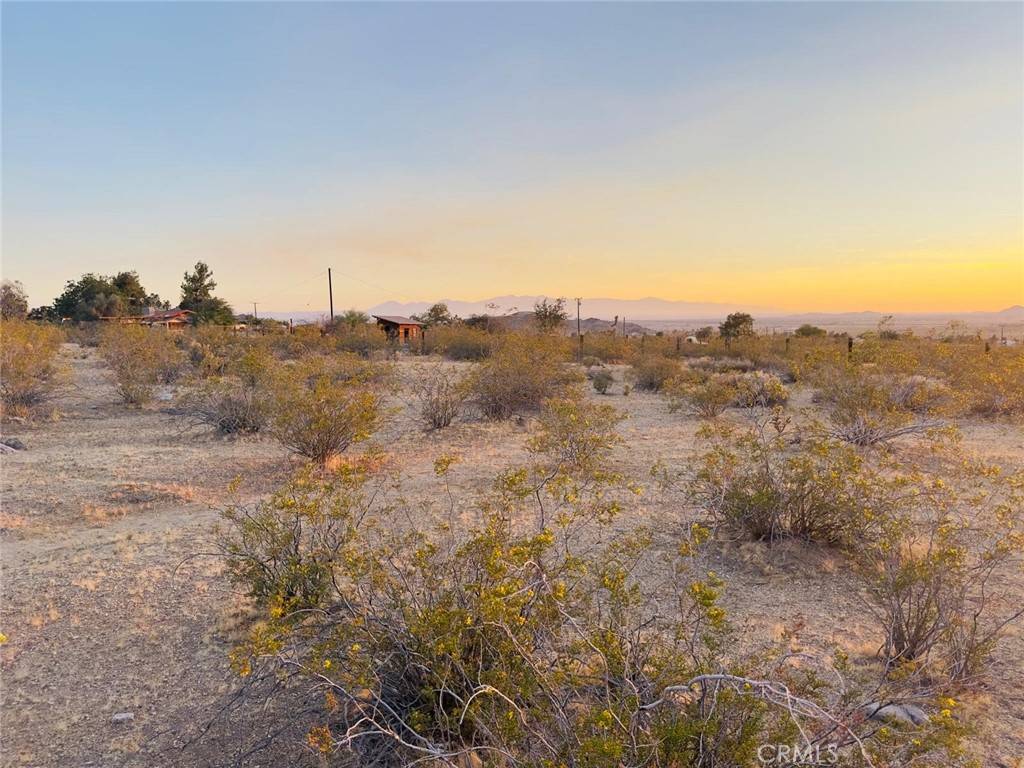 Apple Valley, CA 92307,2 Old Mine RD