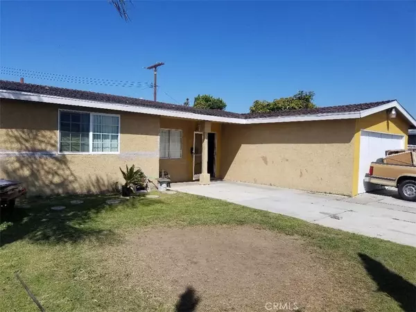 922 Caddy CIR, Santa Ana, CA 92703