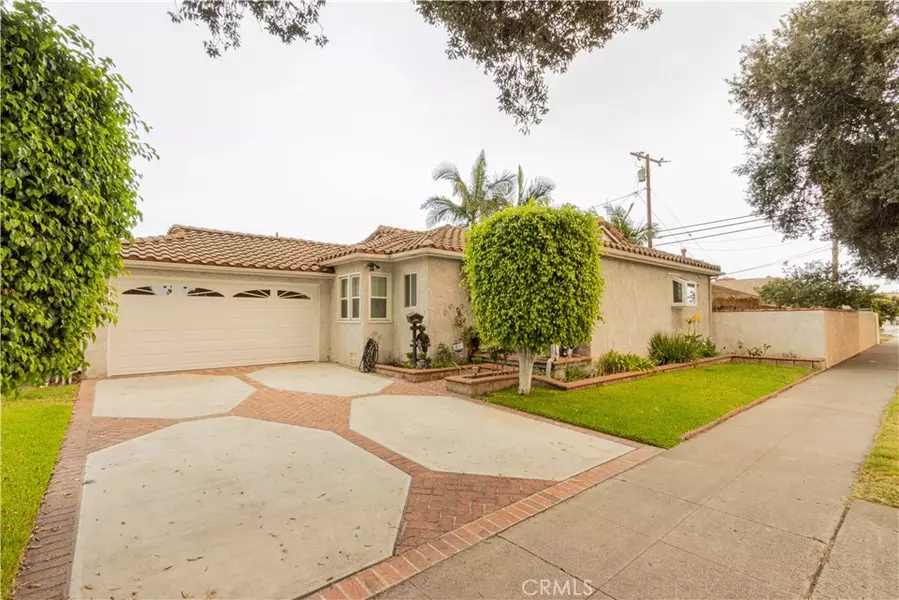 1302 E 15th ST, Santa Ana, CA 92701