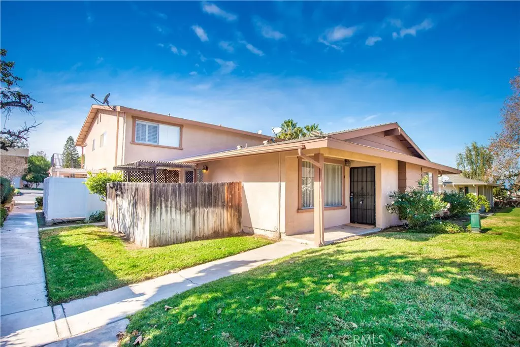 Corona, CA 92882,1307 Via Santiago #A