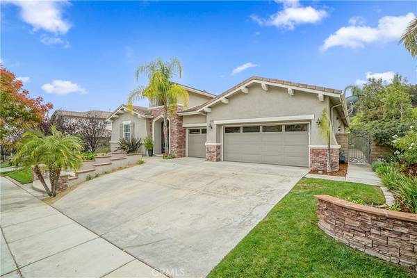 Corona, CA 92883,1690 Honors CIR