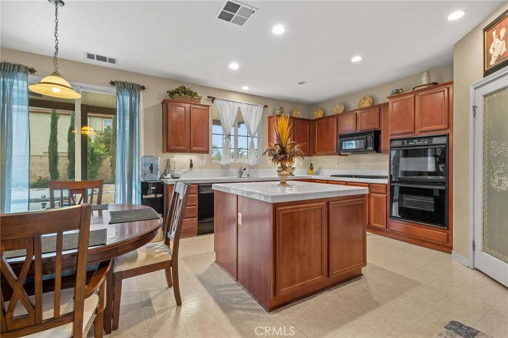 Eastvale, CA 92880,7215 Excelsior DR