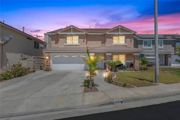 3287 Stargate DR, Corona, CA 92882