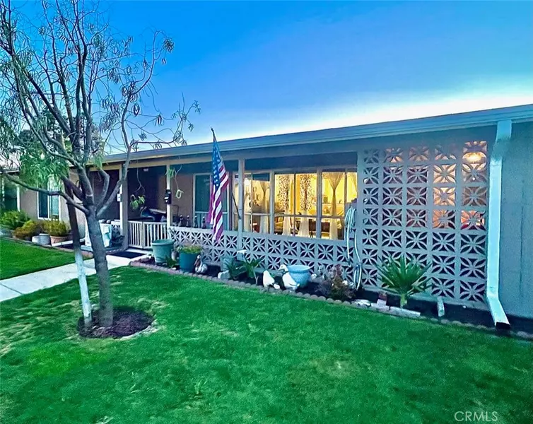 1060 Foxburg, Seal Beach, CA 90740