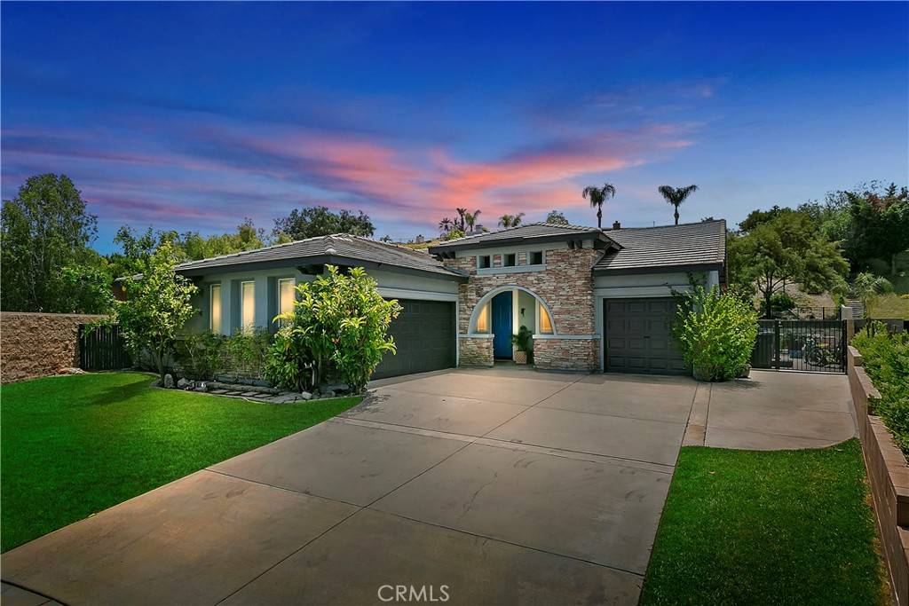 Corona, CA 92883,4182 Chanticleer CIR