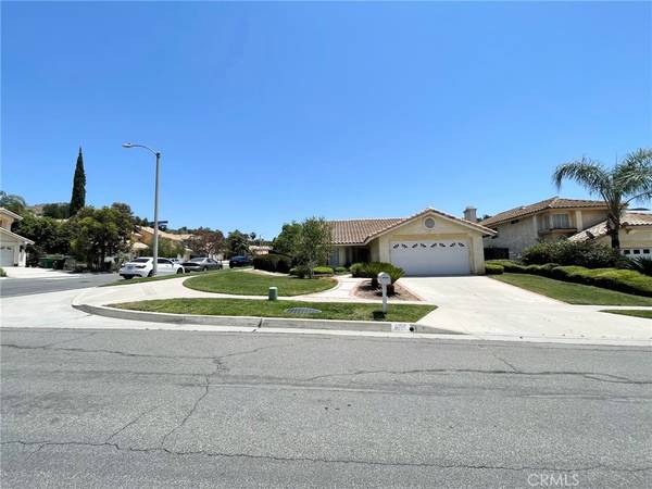 Corona, CA 92879,687 Terra DR