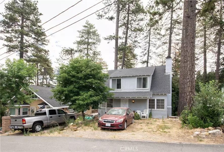 443 Forest LN, Crestline, CA 92325