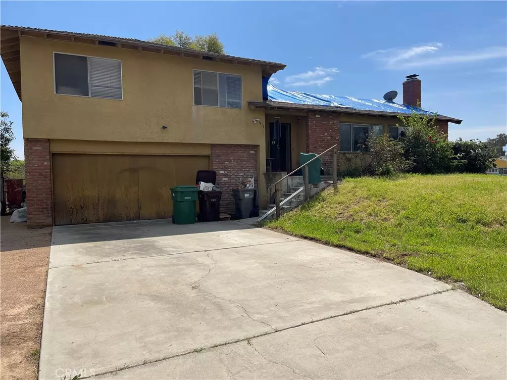 Norco, CA 92860,1436 Hilltop LN