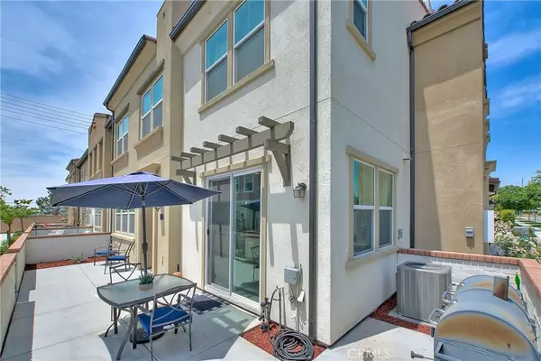 Ontario, CA 91761,4120 S Bodega WAY #14