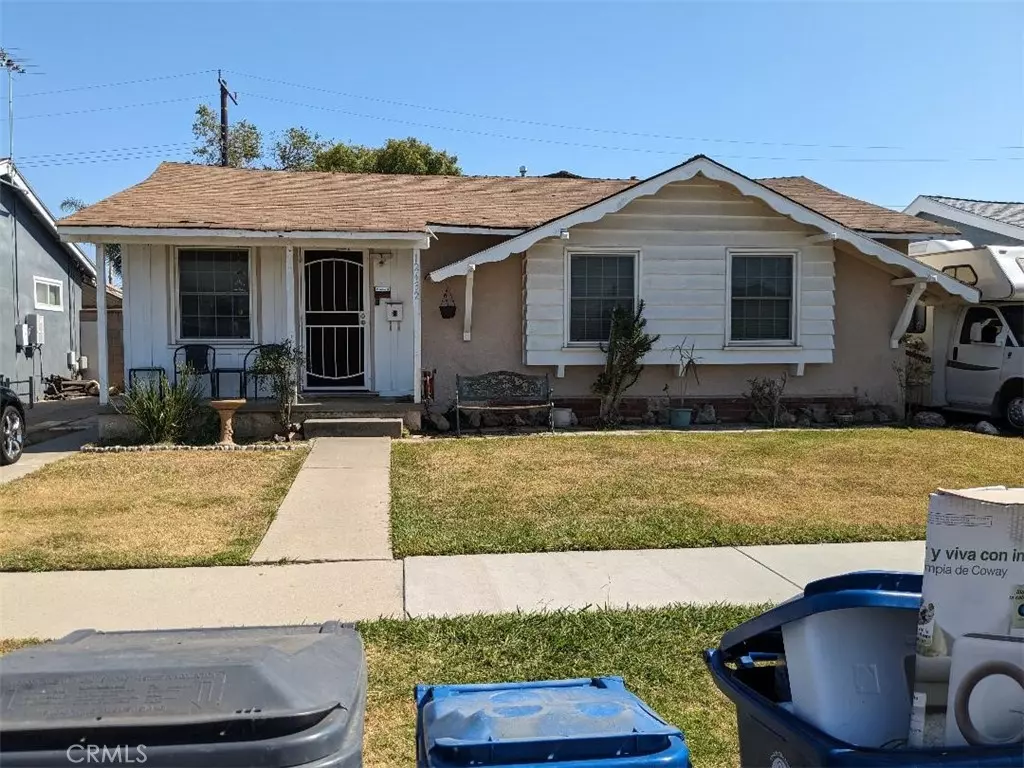 Lakewood, CA 90715,12432 212th ST