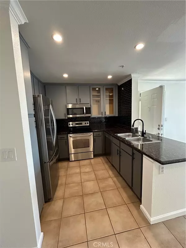 Corona, CA 92879,1015 La Terraza CIR #203