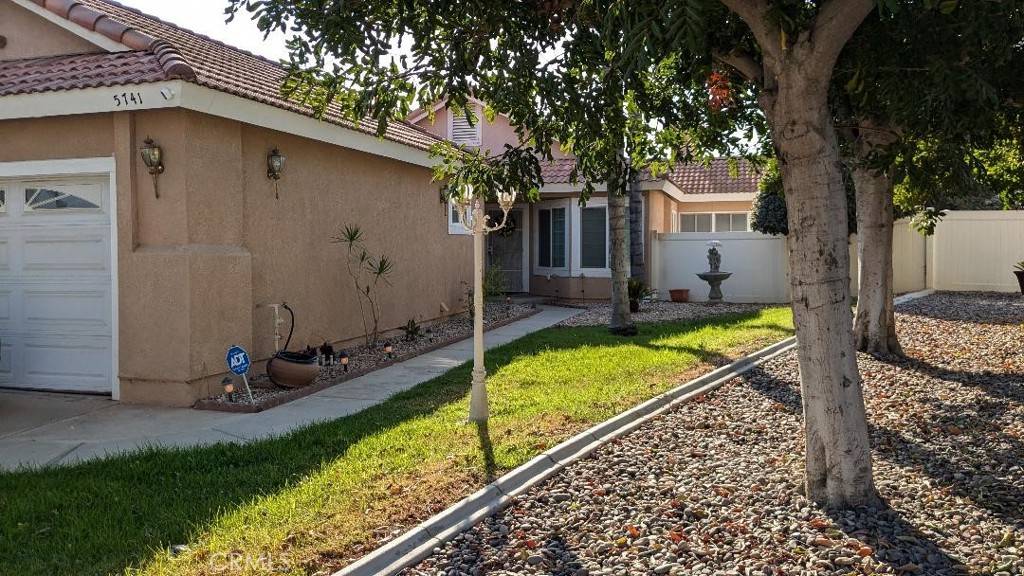 5741 El Palomino DR, Jurupa Valley, CA 92509