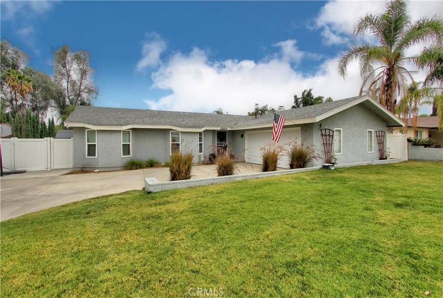 1203 E Highland AVE, Redlands, CA 92374