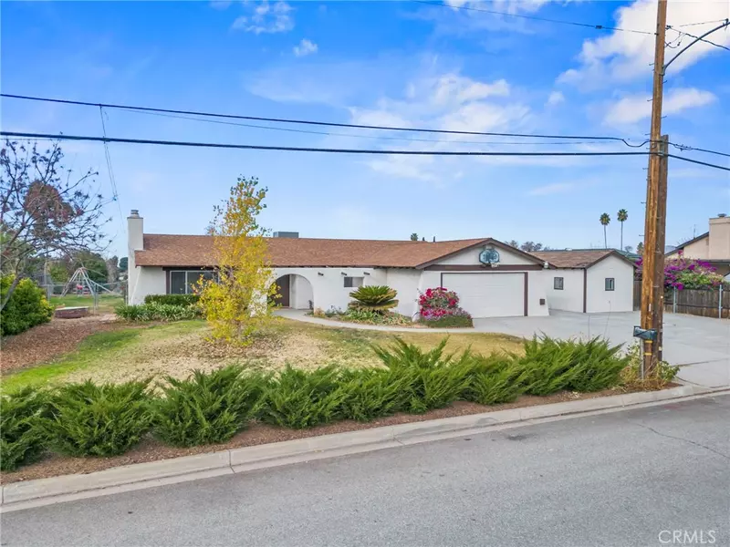 12806 7th ST, Yucaipa, CA 92399