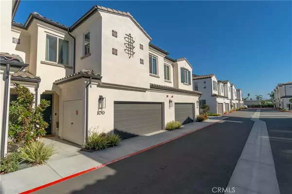 17532 Cameron LN #109, Huntington Beach, CA 92647