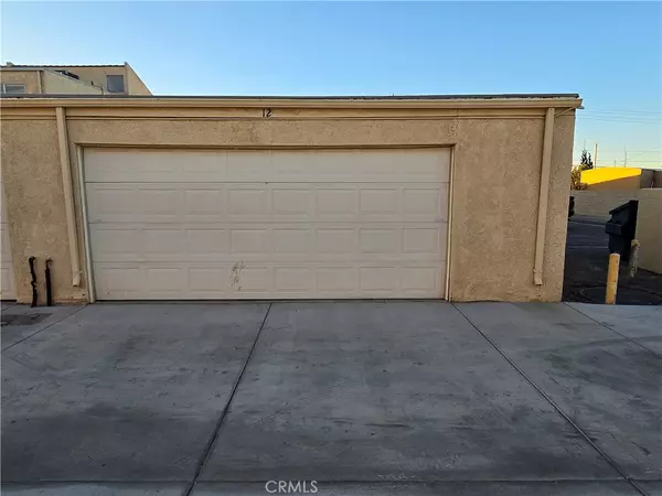 Victorville, CA 92395,16465 Green Tree BLVD #12