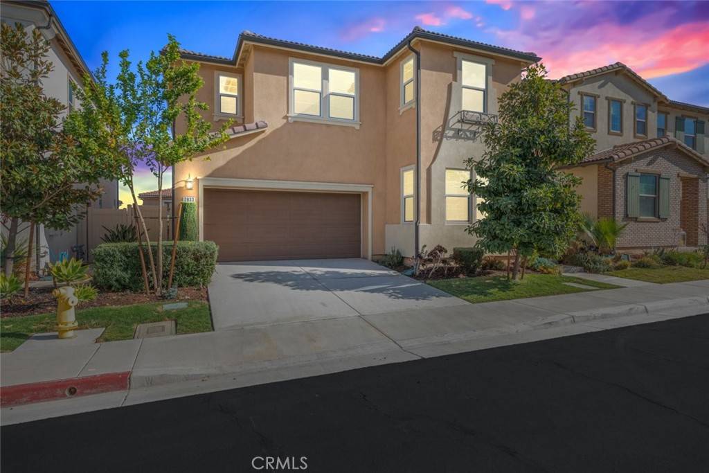 2833 Villa Catalonia Ct, Corona, CA 92881-4665