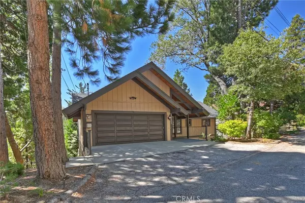 Lake Arrowhead, CA 92352,26603 Hillcrest LN