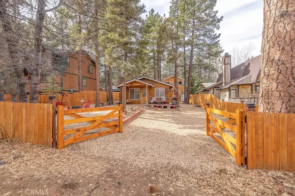 212 Spruce LN, Big Bear, CA 92386