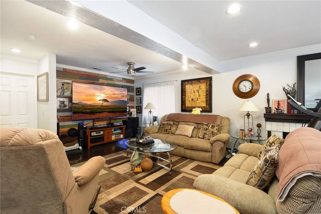 Corona, CA 92883,13057 Fescue CT