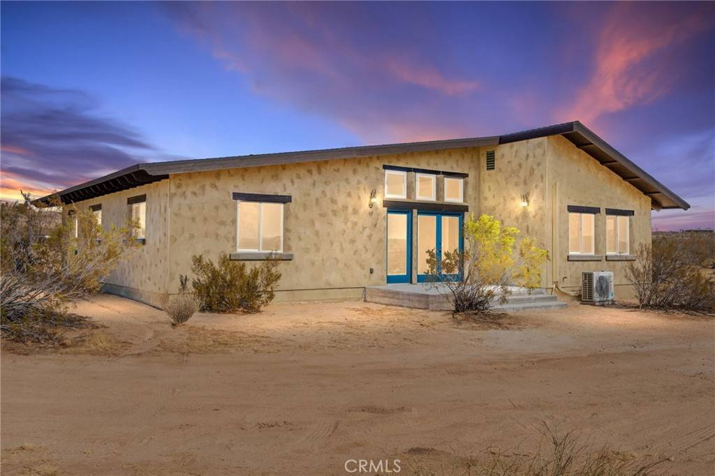 Joshua Tree, CA 92252,60785 La Brisa DR