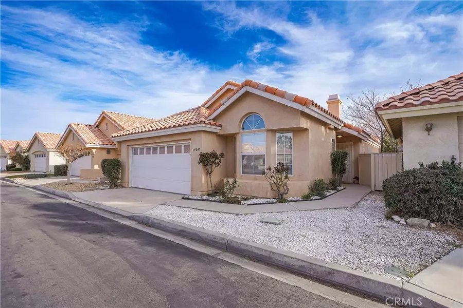 19097 Oak ST, Apple Valley, CA 92308