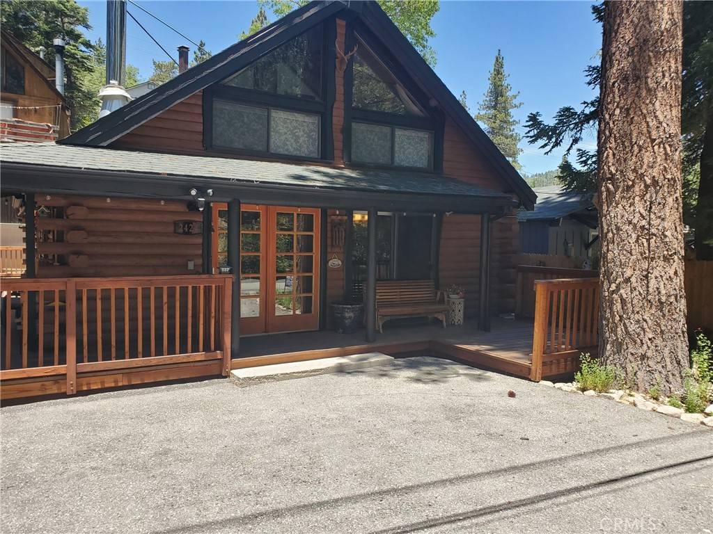2424 Spruce DR, Running Springs, CA 92382
