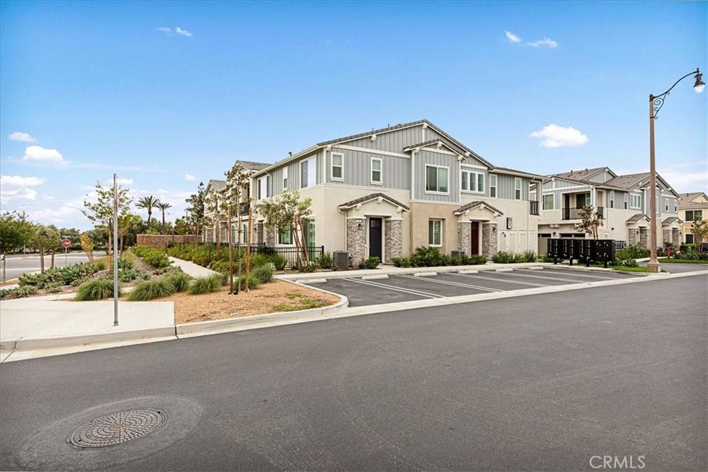 Fontana, CA 92336,16681 Wyndham LN #8