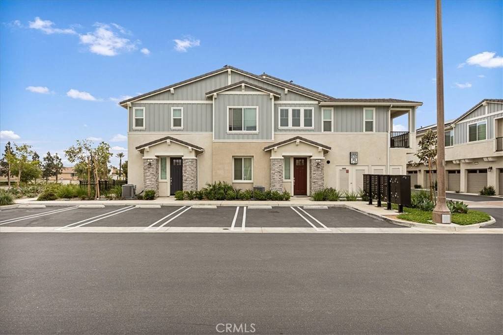 Fontana, CA 92336,16681 Wyndham LN #8