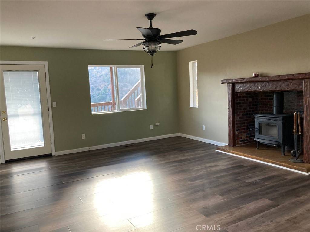 Lake Arrowhead, CA 92352,1620 Edge Cliff DR