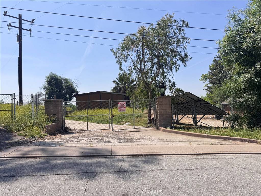 San Bernardino, CA 92404,425 Arrowhead RD