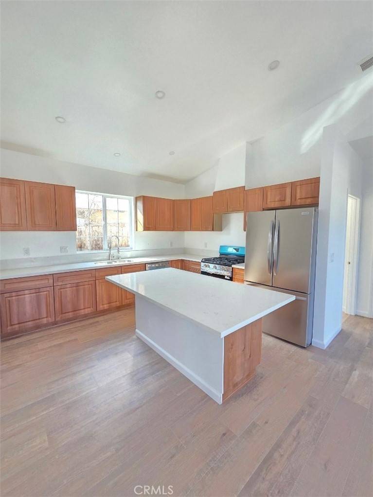 Downey, CA 90241,8431 Fontana St #A