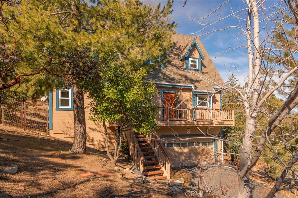 1176 Aleutian DR, Lake Arrowhead, CA 92352