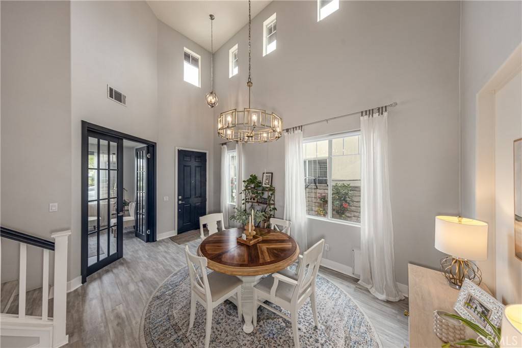 Simi Valley, CA 93065,1556 Rose Arbor LN