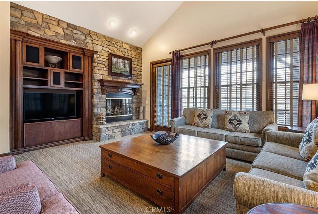 Big Bear, CA 92315,40671 Village #13A