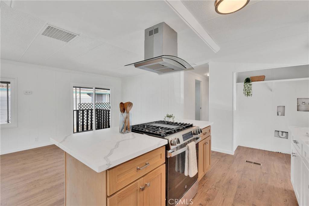 Riverside, CA 92503,9391 California AVE #24