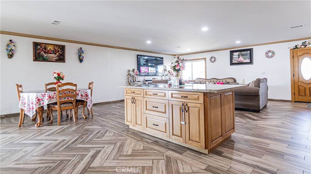 Fontana, CA 92335,9828 Carob AVE