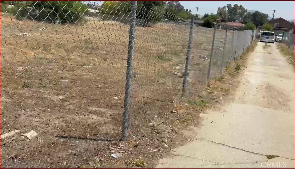 Fontana, CA 92335,16447 Arrow BLVD
