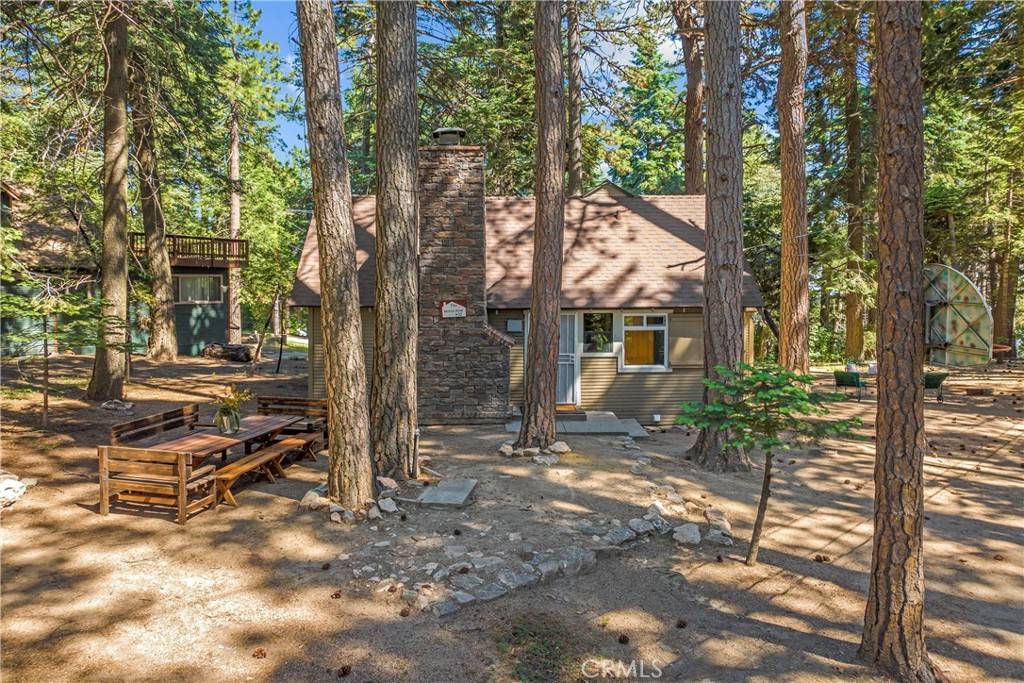 27917 Squirrel LN, Lake Arrowhead, CA 92352
