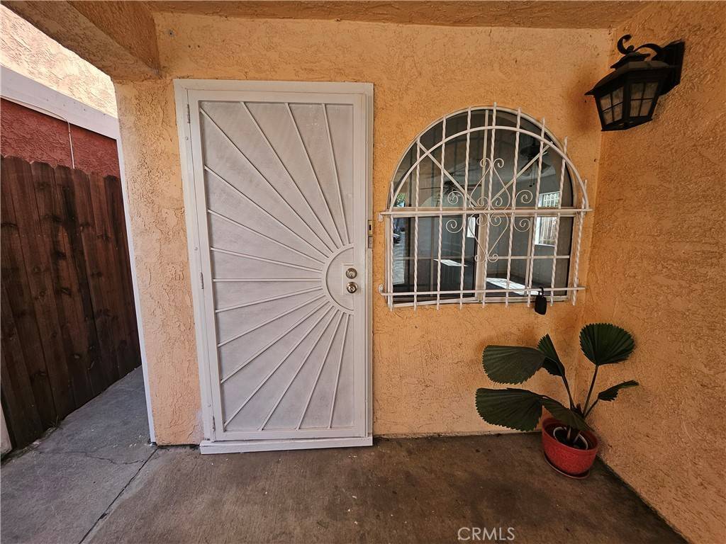 Los Angeles, CA 90002,8908 Elm ST