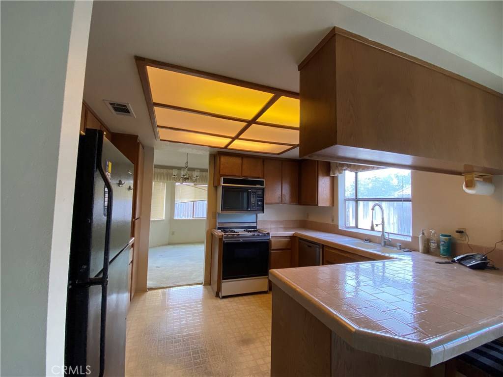 Riverside, CA 92507,284 Celeste DR